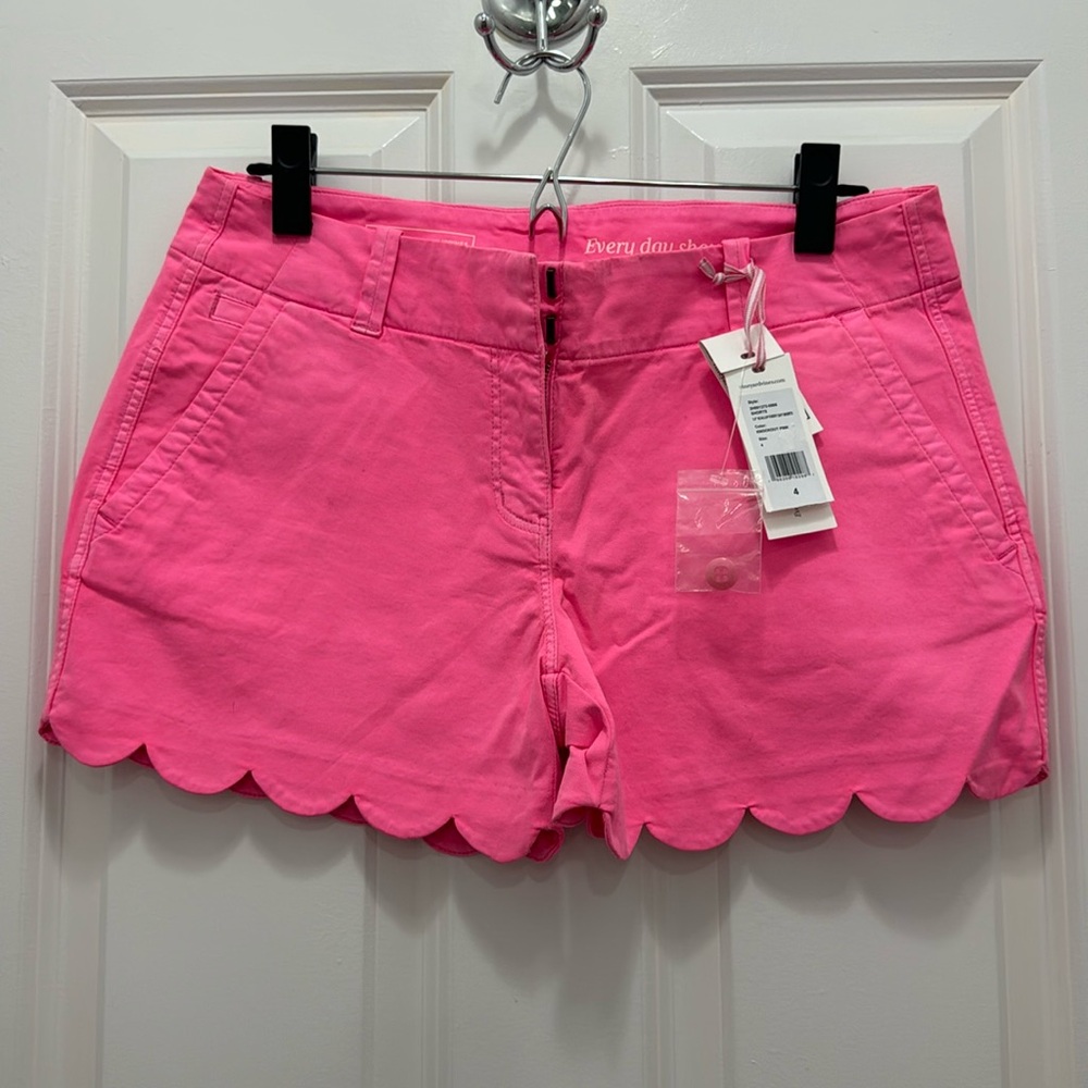 NWT Vineyard Vines Pink Scalloped Shorts Size 4
